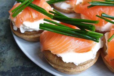 Blini's met gerookte zalm