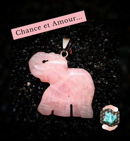 Eléphant trompe en l'air en quartz rose naturel pour la chance et l'attirance en amour. Boutique magasin Bijoux, pierres et bien-être dans la somme en Picardie à Albert