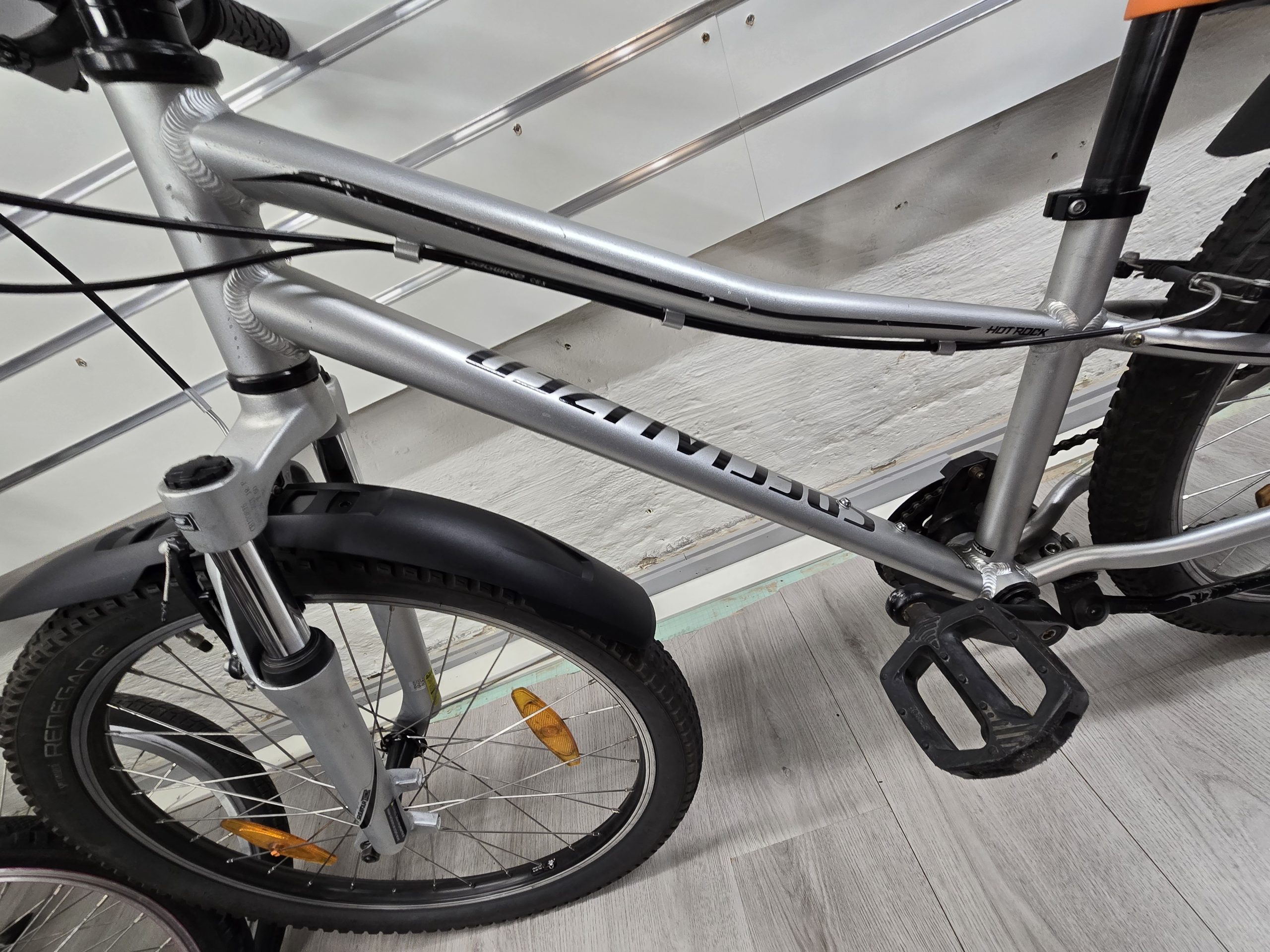 Specialized juniorcykel 24 tum 8 växlar