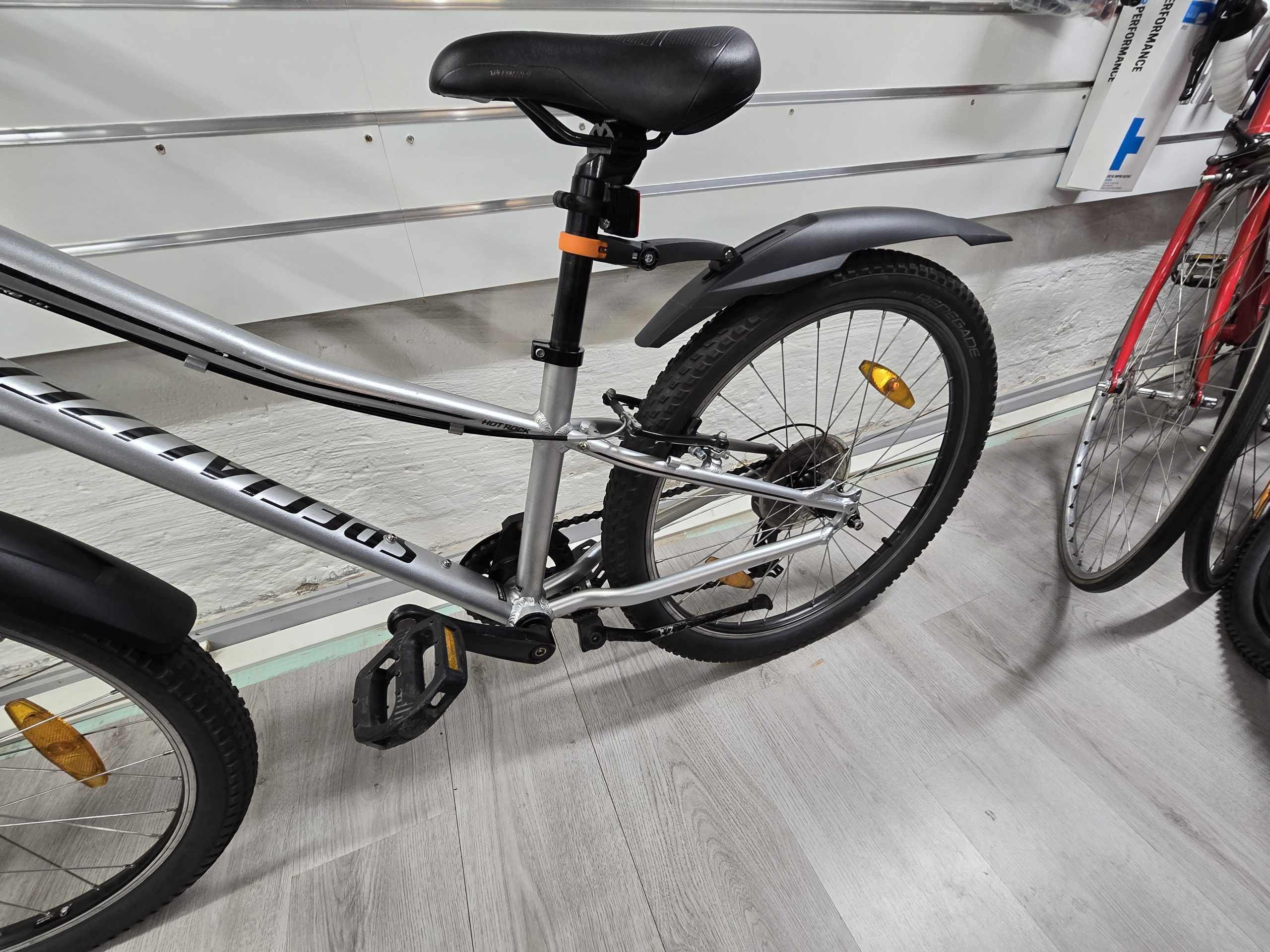 Specialized juniorcykel 24 tum 8 växlar