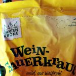 Sauerkrautverpackung mit einer verschnörkelten Aufschneidelinie