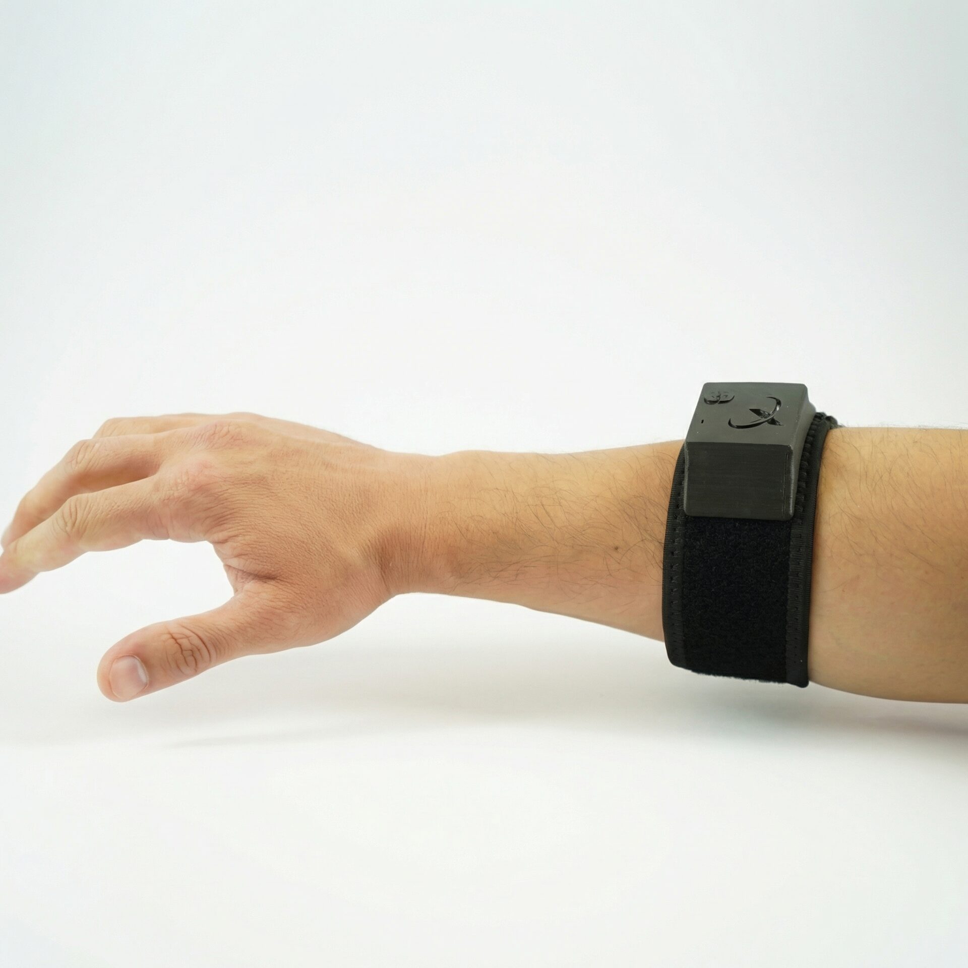 Hand gesture recognition