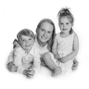 Fotograf i Aarhus Viby Børne foto Børneportræt søskende portræt Fotograf Birgit Skou Fotografi