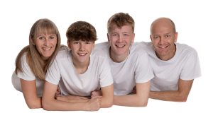 Fotograf i Aarhus Viby Birgit Skou Fotografi Familie Fotografering Newborn Baby Børn med Søskende Familie og Gruppe Portræt Billeder