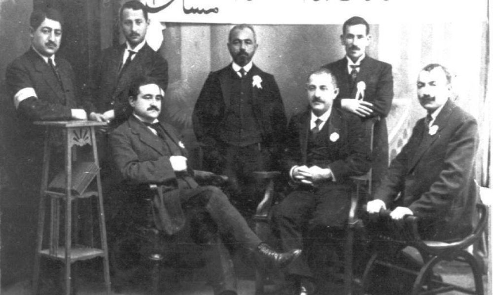 Rasulzade_with_Azerbaijani_intellectuals