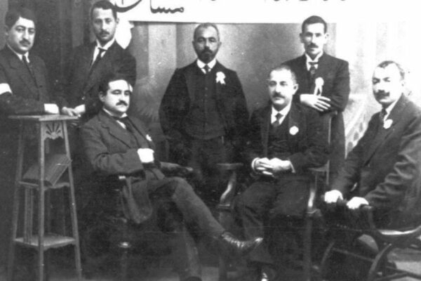 Rasulzade_with_Azerbaijani_intellectuals-1000x600