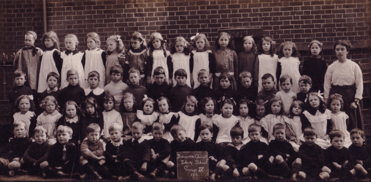 C:\Documents and Settings\Chris\My Documents\My Pictures\Bishopstoke History Society\Bishopstoke and Eastleigh Schools (32)\Bishopstoke School 1916. William Charles Humby is the boy on the right of the board holding it with his left hand.jpg