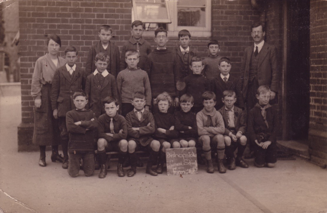 C:\Documents and Settings\Chris\My Documents\My Pictures\Bishopstoke History Society\Bishopstoke and Eastleigh Schools (32)\Bishopstoke Council School late 1910s.jpg