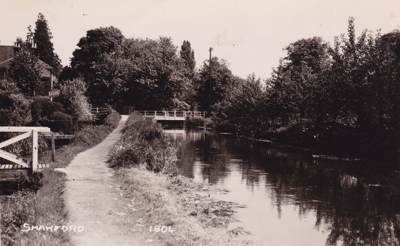 C:\Documents and Settings\Chris\My Documents\My Pictures\Bishopstoke History Society\River Itchen and Itchen Navigation (51)\Shawford 2a.jpg