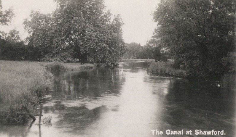 C:\Documents and Settings\Chris\My Documents\My Pictures\Bishopstoke History Society\Graham Hill - Twyford et al\Print 499 - Shawford Canal b.jpg