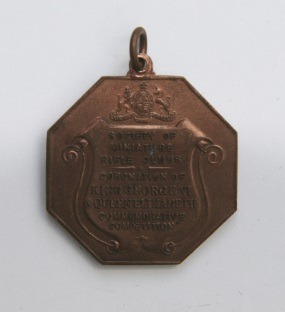 C:\Documents and Settings\chris\My Documents\My Pictures\Humby History\W.C. Humby\1937 Coronation Shooting Medal b.jpg