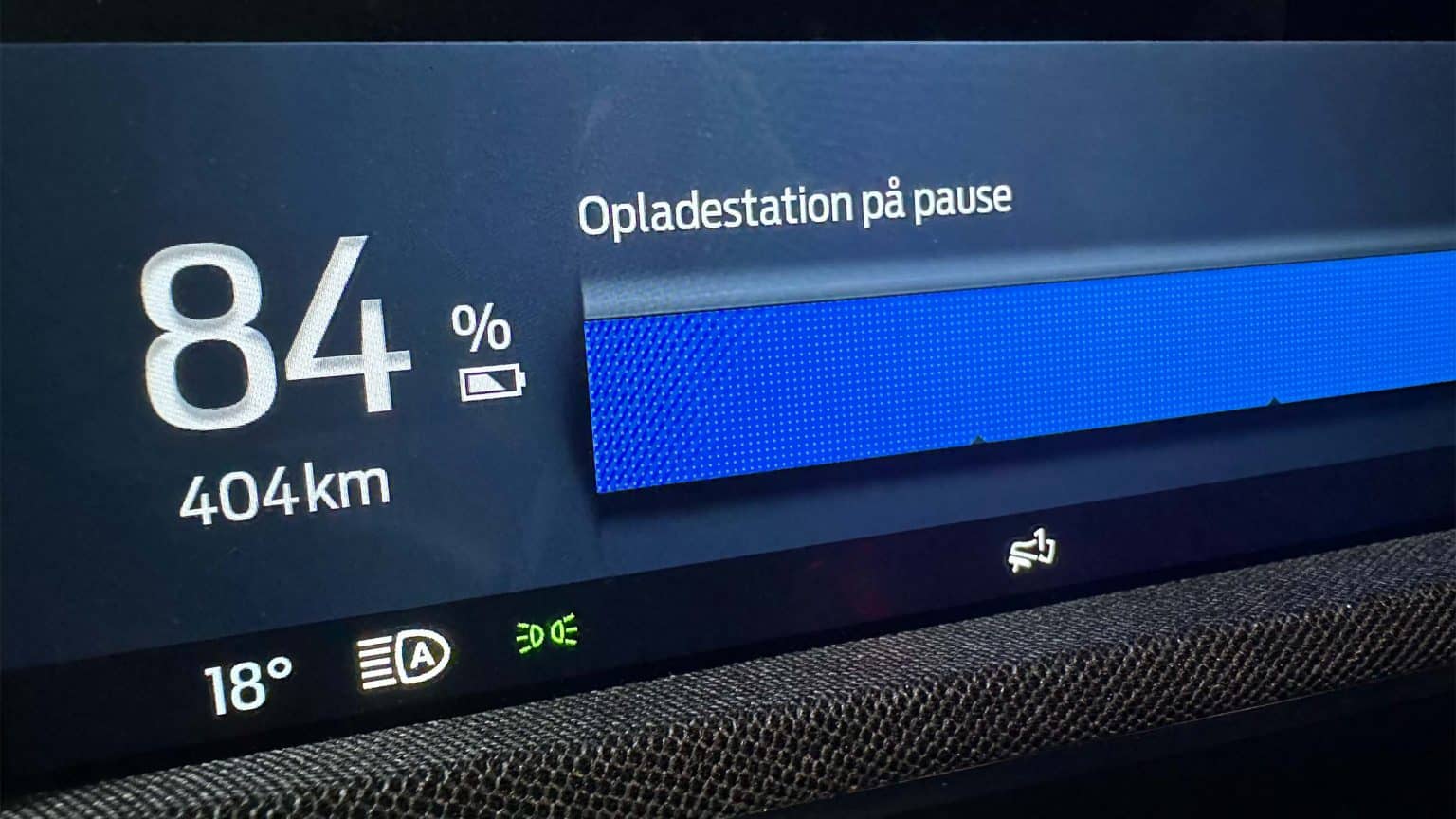 Ford infotainment system, eksempel på Neumorphism design.