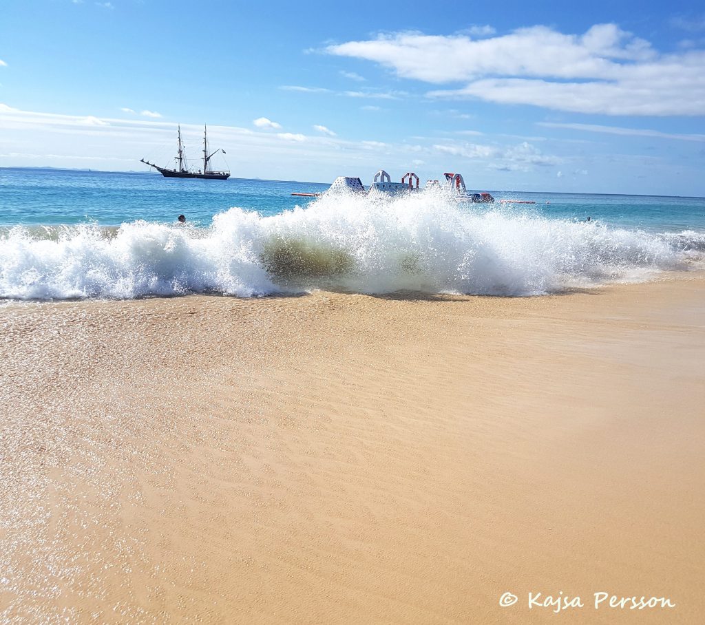 Perfekta vågor för kitesurfing och bad i Kap Verde