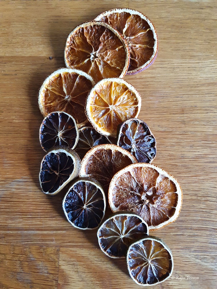 Torka apelsiner i ugn