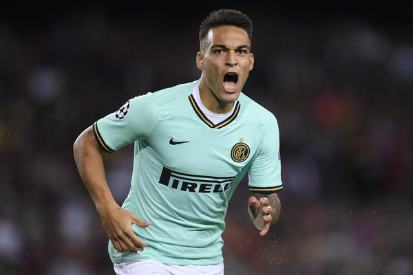 Lautaro Martínez celebrates after scoring a goal / ALEX CAPARROS/GETTY IMAGES EUROPE