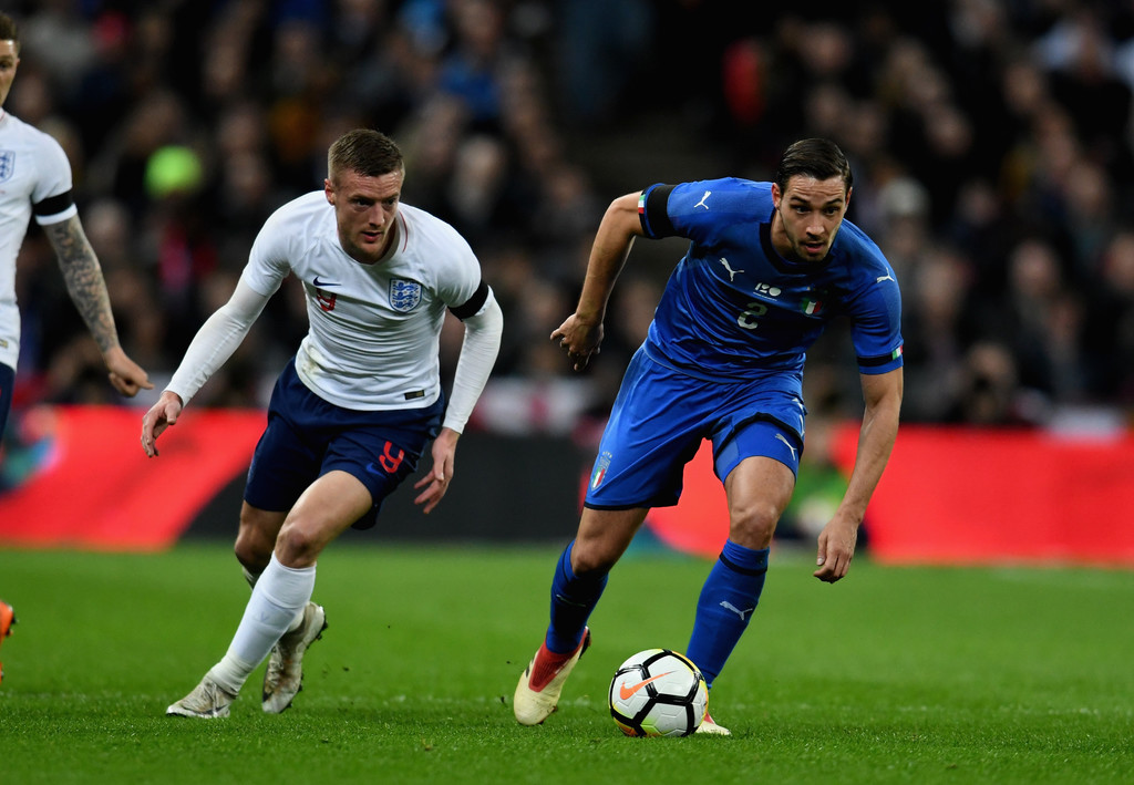 Mattia De Sciglio (R) could be on his way out of Juventus / CLAUDIO VILLA/GETTY IMAGES EUROPE