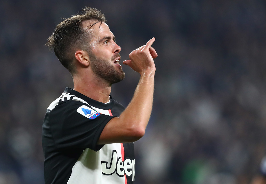 Miralem Pjanic could soon be on his way to Barcelona / MARCO LUZZANI/GETTY IMAGES EUROPE