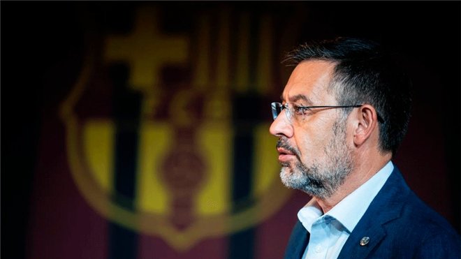 FC Barcelona president, Josep Bartomeu, looking on/ SPORT