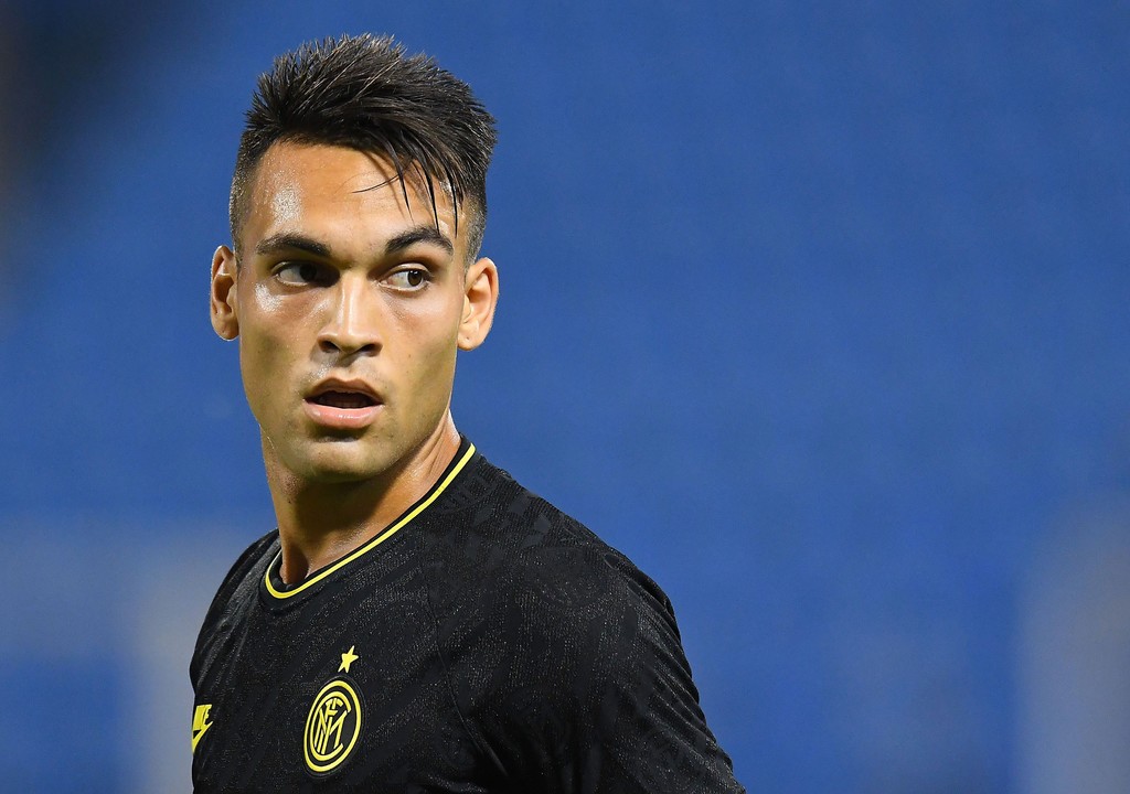 Lautaro Martinez looks on during the Serie A match at Stadio Paolo Mazza. / GETTY IMAGES EUROPE