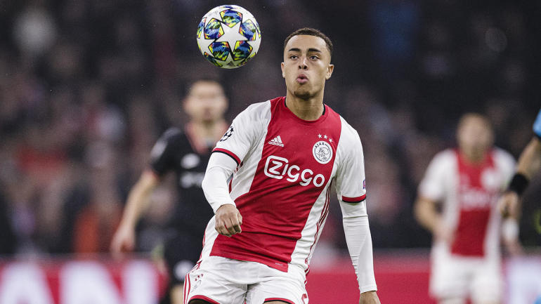 Sergiño Dest in action for Ajax, against Chelsea, in the UEFA Champions League group stages / RICARDO NOGUEIRA/EURASIA SPORT IMAGES/GETTY IMAGES