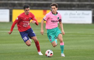 Jandro Orellana durante el partido en el Estadio Municipal de Olot. / FCBARCELONA