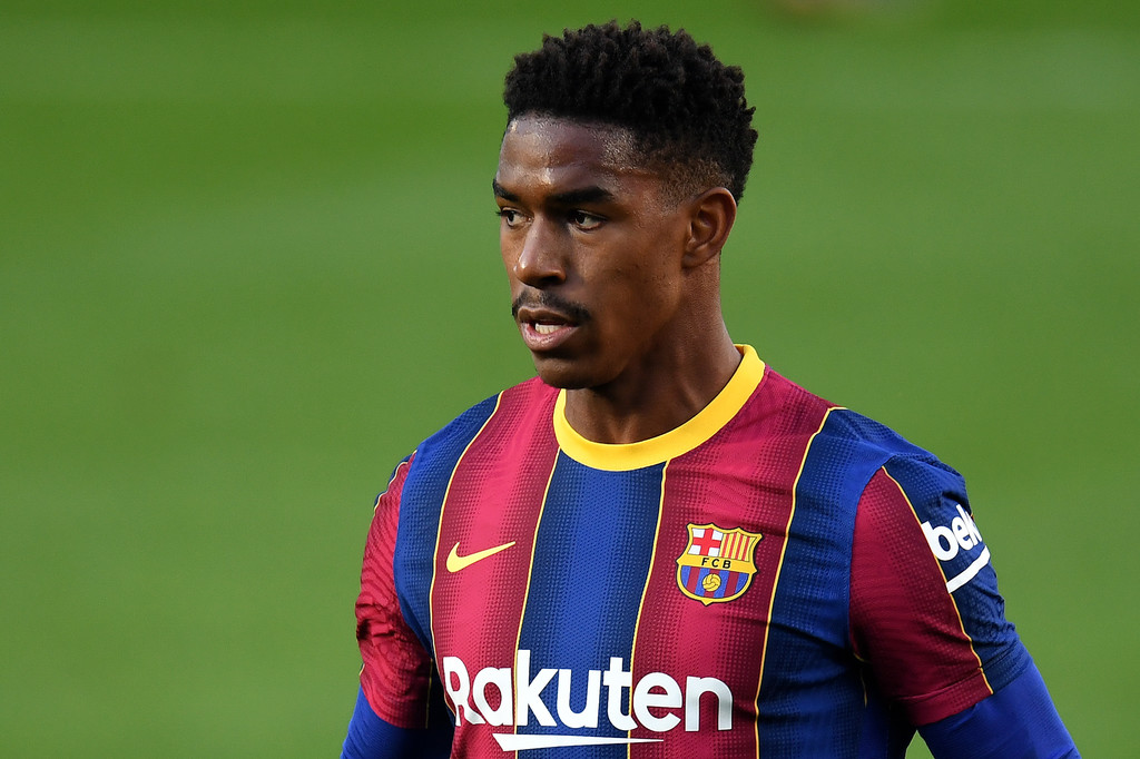 Junior Firpo during Barcelona's encounter with Osasuna in LaLiga Santander / 29/11/2020 / DAVID RAMOS/GETTY IMAGES EUROPE