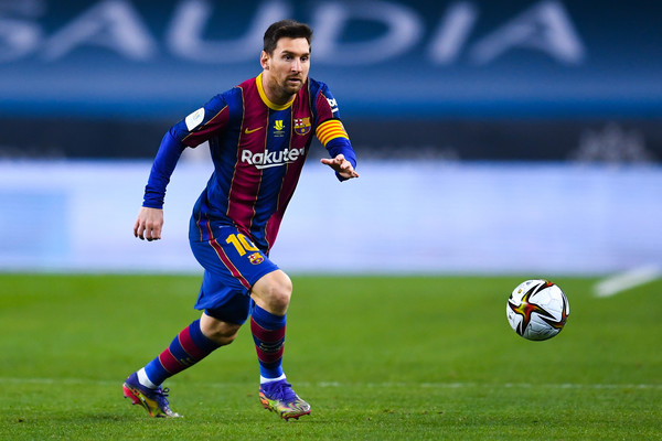 Lionel Messi in action in the Spanish Super Cup final / David Ramos / Getty Images Europe