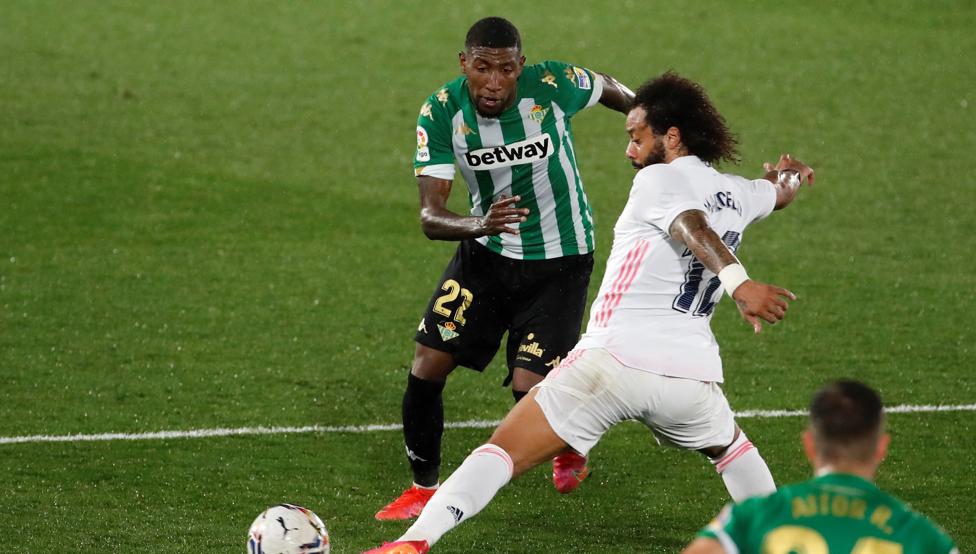 Emerson, in action against Real Madrid during the LaLiga Santander match between Real Madrid and Real Betis (Photo by :Juan Carlos Hidalgo / EFE)