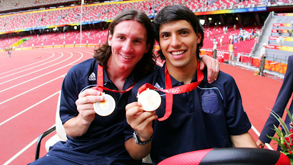 Leo Messi and new Barça signing Sergio Aguero after winning a gold medal in 2008 / OLYMPICS WEBSITE
