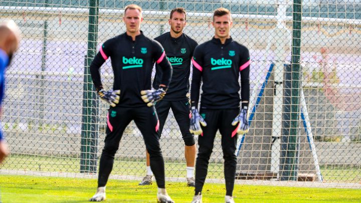 Barça's three goalkeepers Ter Stegen, Neto and Peña during training / FC BARCELONA TWITTER