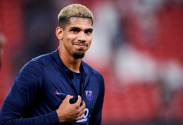 BILBAO, SPAIN - AUGUST 21: Ronald Araujo of FC Barcelona reacts during the LaLiga Santander match between Athletic Club and FC Barcelona at San Mames Stadium on August 21, 2021 in Bilbao, Spain. (Photo by Juan Manuel Serrano Arce/Getty Imag