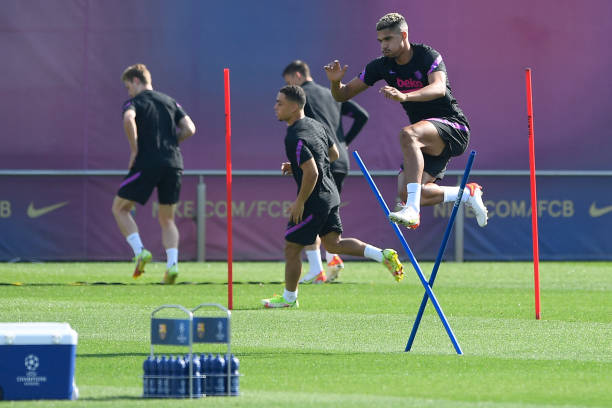 Ronald Araujo during a training session at the Joan Gamper training ground/ (Photo by Josep LAGO / AFP) (Photo by JOSEP LAGO/AFP via Getty Images)