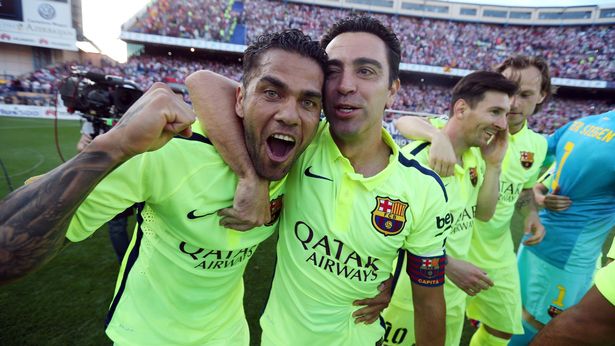 Dani Alves and Xavi Hernandez as teammates in 2015 after FC Barcelona won the league title at Vicente Calderon / FC Barcelona