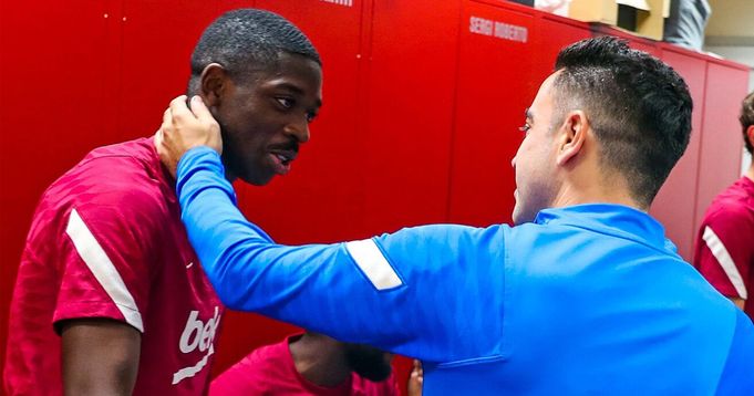 Ousmane Dembélé and Xavi when Xavi first met the players / FC BARCELONA