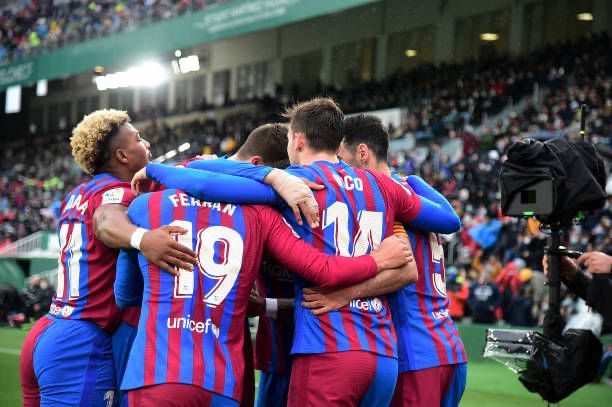 Barcelona celebrating a goal against Elche / JOSE JORDAN/AFP VIA GETTY IMAGES / March 6, 2022