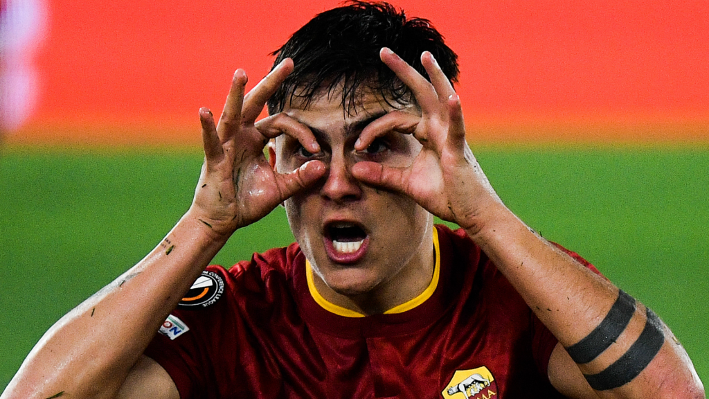 Paulo Dybala celebrating a goal for AS Roma / GETTY IMAGES