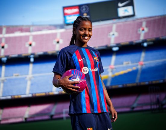 Geyse Ferreira during her unveiling as a new FC Barcelona Femení player / FC BARCELONA