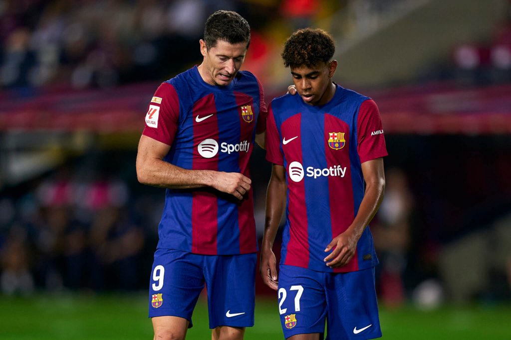 Robert Lewandowski with Lamine Yamal / Getty Images