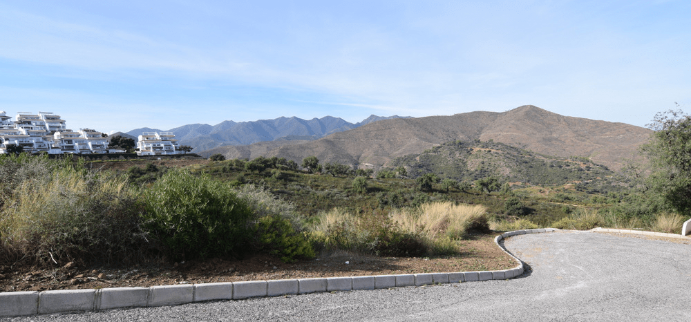 Gran parcela en La Mairena Gran parcela en La Mairena