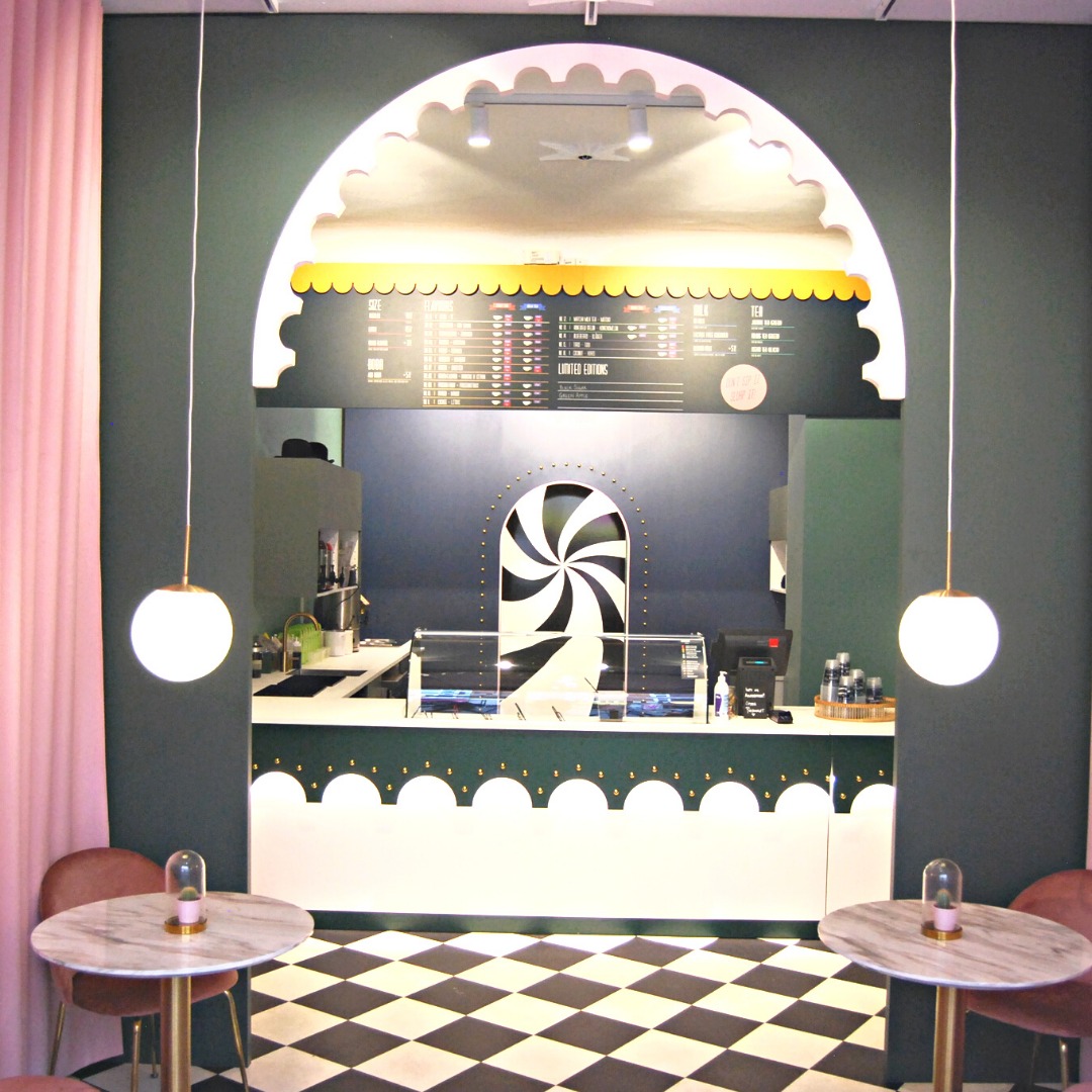 The Mad Hatter Bubble Tea Emporium - Bobatea.se