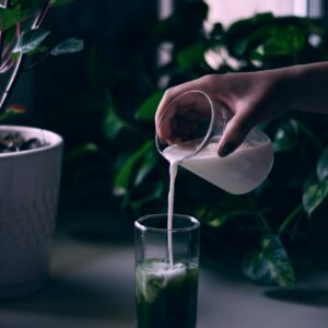 matcha latte recept med valfri mjölk