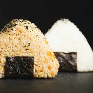 Onigiri recept med nori och furikake