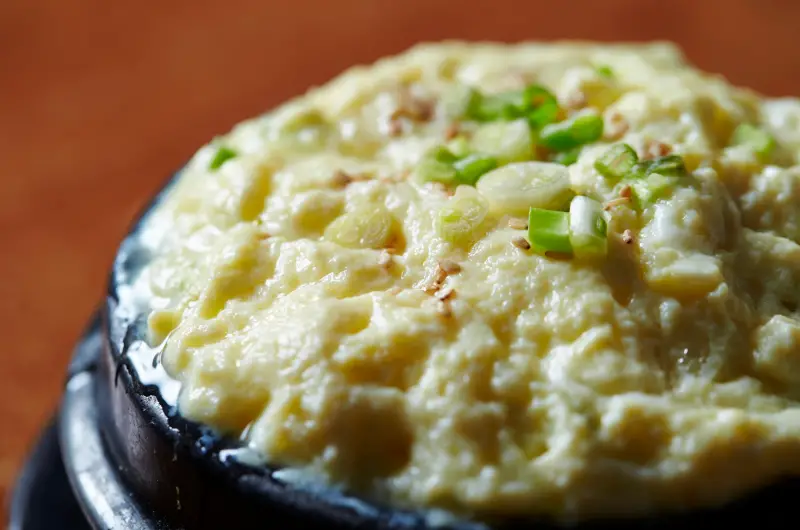Koreansk ångat ägg (Korean Steamed Egg, GYERAN JJIM ) Recept