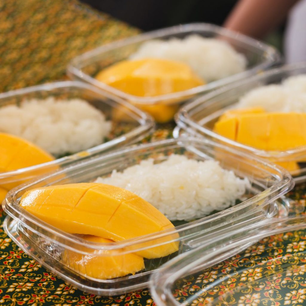 Mango sticky rice i små matlådor perfekt som take away efterrätter till jobbet.