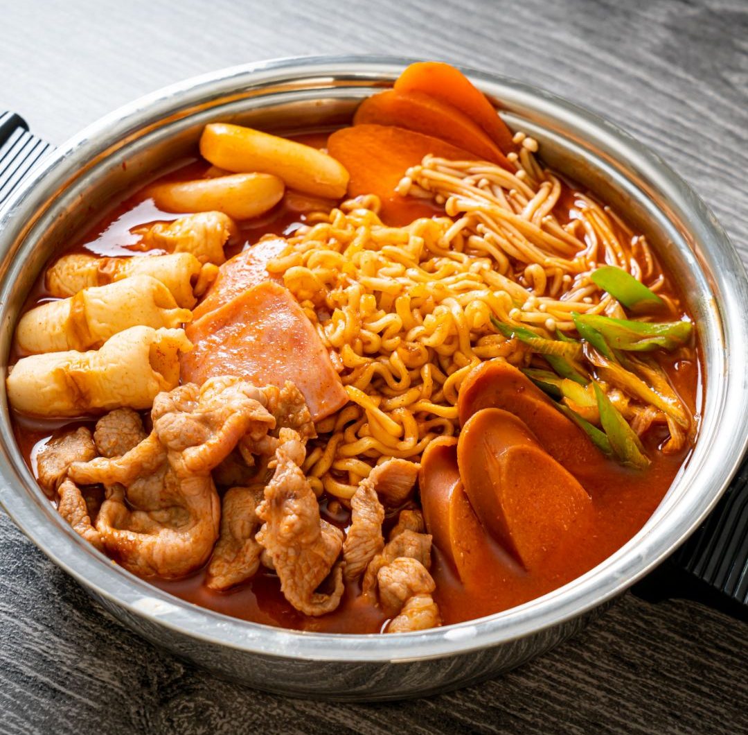 Budae Jjigae - Koreansk "Army Stew"