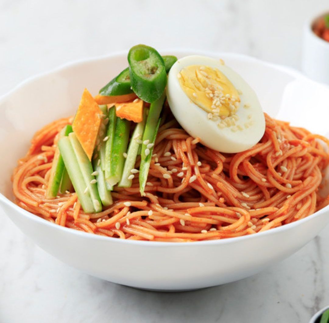 Koreansk Bibimguksu Recept