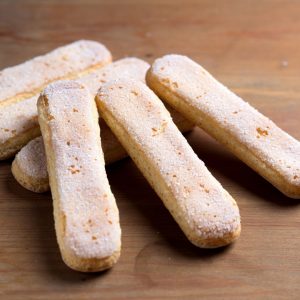 Ladyfingers, savoiardi, långa och mjuka kakor, perfekta för att suga upp smaker i desserter som tiramisu.