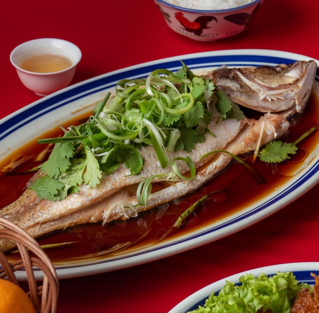 Kinesiskt ångkokt fisk