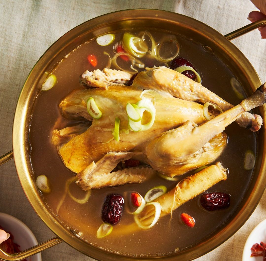 Samgyetang (Koreansk ginseng och kycklingsoppa)