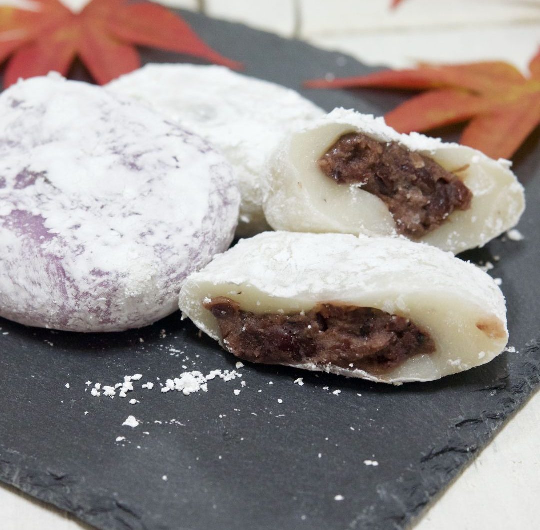 Chapssaltteok (Koreansk "mochi", riskaka med rödbönsfyllning)